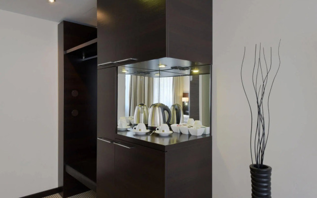 Zi Hotel & Lounge