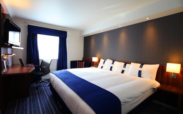 Holiday Inn Express London Gatwick - Crawley, an IHG Hotel