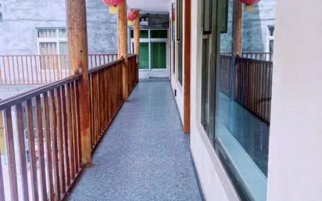 Hailuogou Yangyan Lao Jinyinshan Hotel