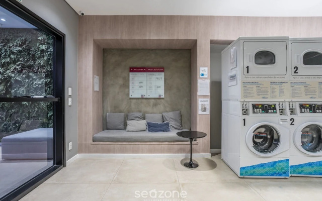Modern Studio 450m From the Subway Ism0806