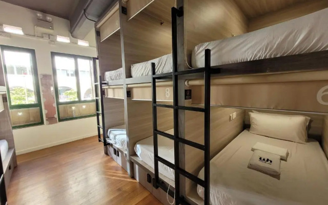 Wink @ Upper Cross Street - Hostel