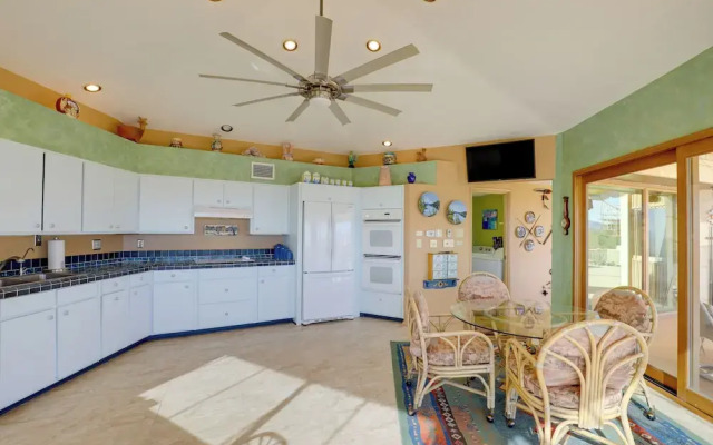 Tucson Retreat w/ Superb Mountain Views & Pool!