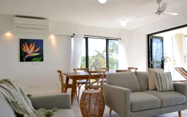 Beachfront 3-bed With Pool & Stunning Ocean Views