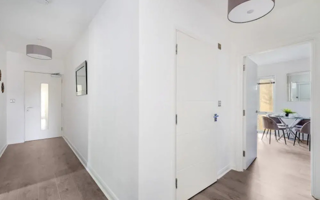 Town Center 2 bed Serviced Apartment 8