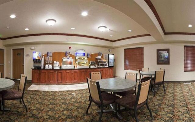 Days Inn & Suites Parachute