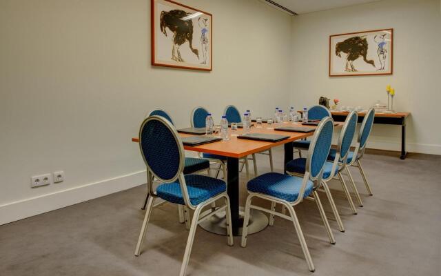 VIP Executive Art's