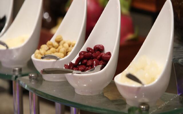 Xinhua Jian'guo Hotel