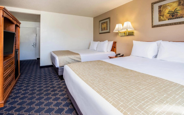 Travelodge by Wyndham Red Bluff South of Redding