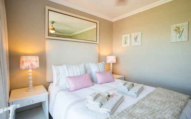 dk villas 1 Harbour View Hout Bay