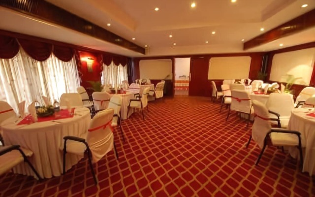 Velan Hotel Greenfields