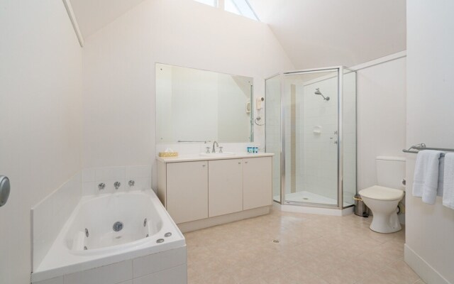 The Beach Hive - U51 Cape View Resort