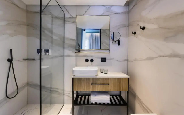Alberto by Isrotel Design