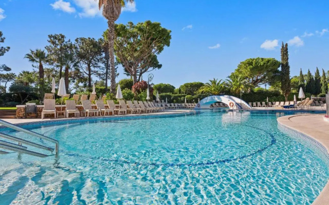 Four Seasons Country Club