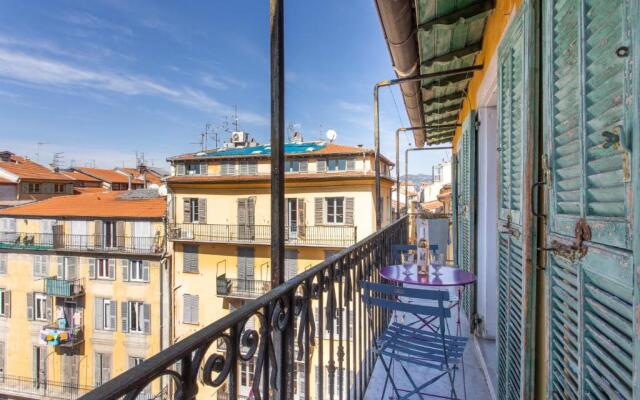 Ross 5- F2, Lumineux, Balcon, Loft, Clim, Vieux-Nice
