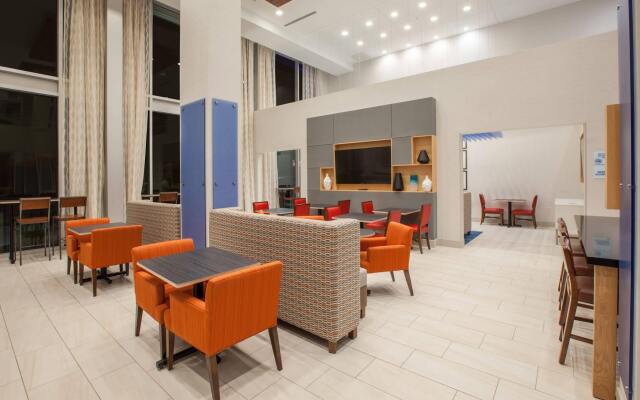 Holiday Inn Express & Suites Indianapolis NE - Noblesville by IHG