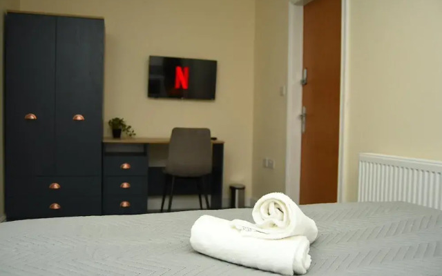 Warrington Suites by Relax Stays