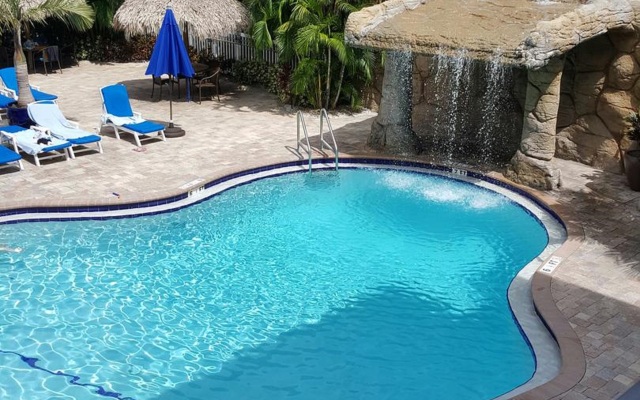 Coconut Cove All-Suite Hotel