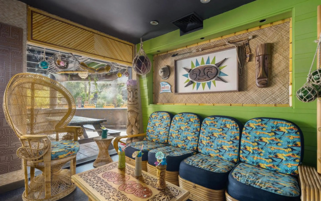Caliente Tropics Hotel