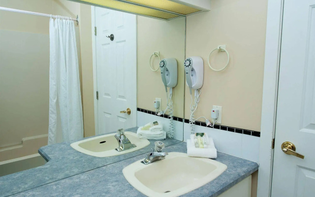 Pacific Shores Resort & Spa