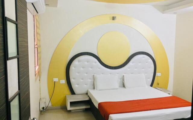 OYO 82905 Hotel Royal