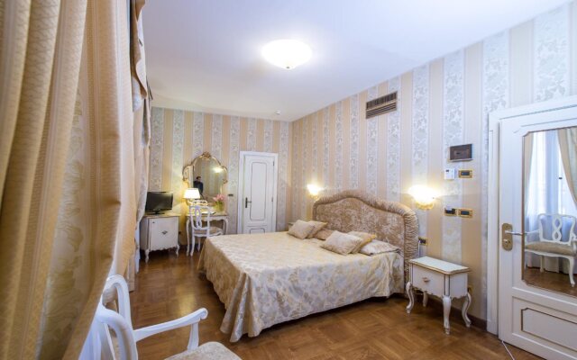 Hotel Savoia & Jolanda