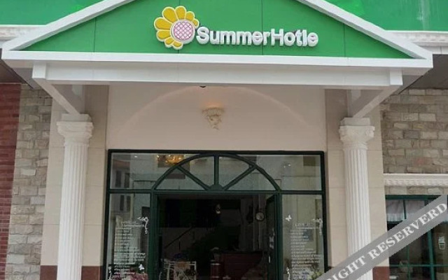 Summer Hotel (Shangchuanfei Beach)