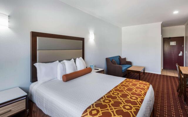 Rodeway Inn & Suites Pasadena