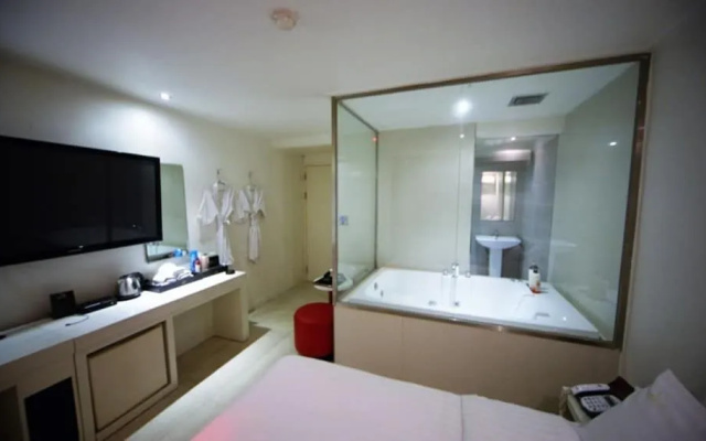 Gugi Hotel