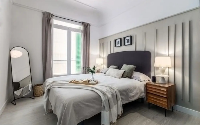 Paz - 4 Bedrooms and Terrace in Castellana