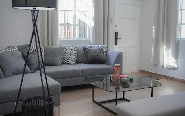 Modern Flat with 2 Bedrooms Near sea