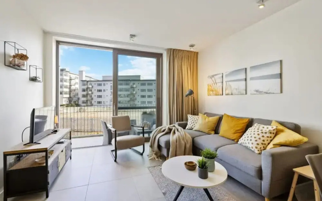 Apartment With Natural Swimming Pool