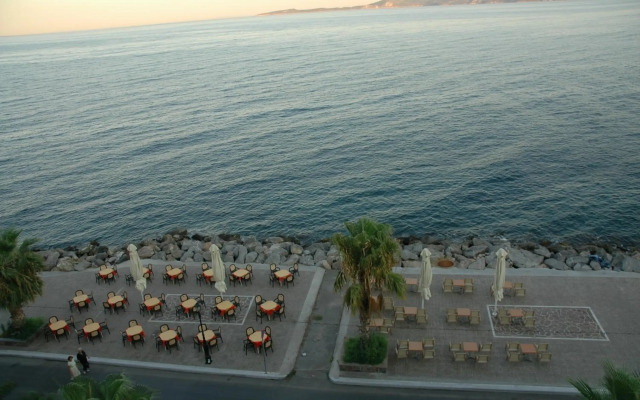 Hotel Avra