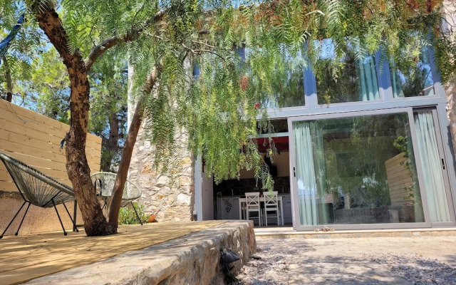Adorable Entire Guest House Near Sounio, in Athens
