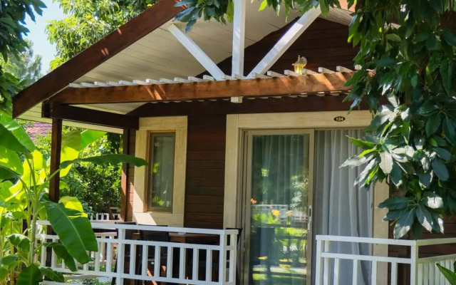Apella Hotel