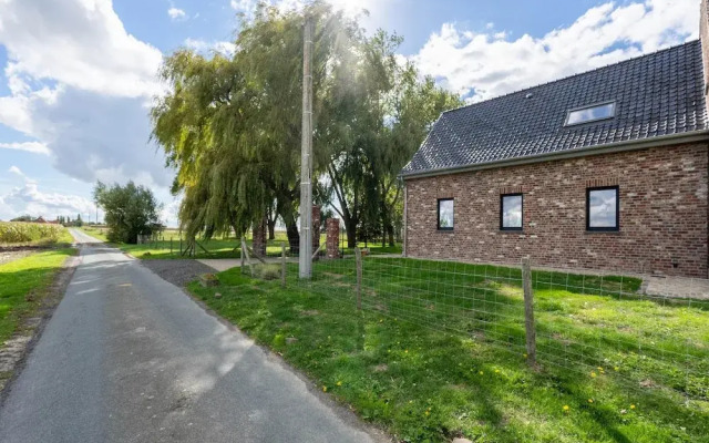 Spacious Holiday Home With Pond