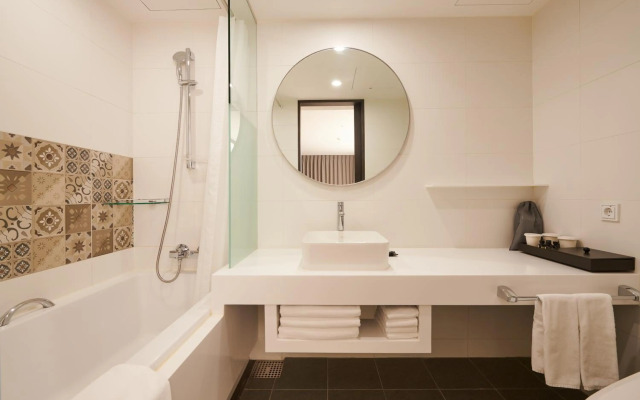 Nine Tree By Parnas Seoul Insadong