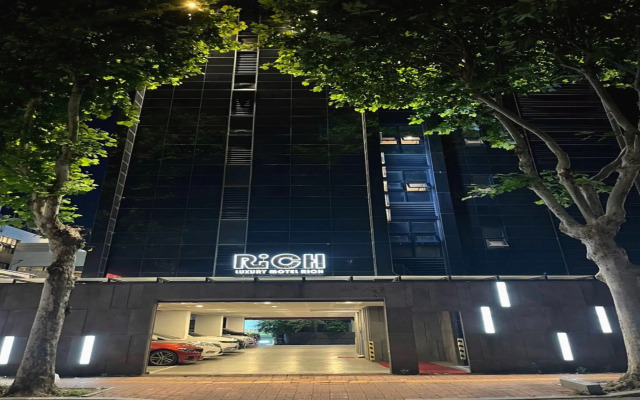 Richi Hotel