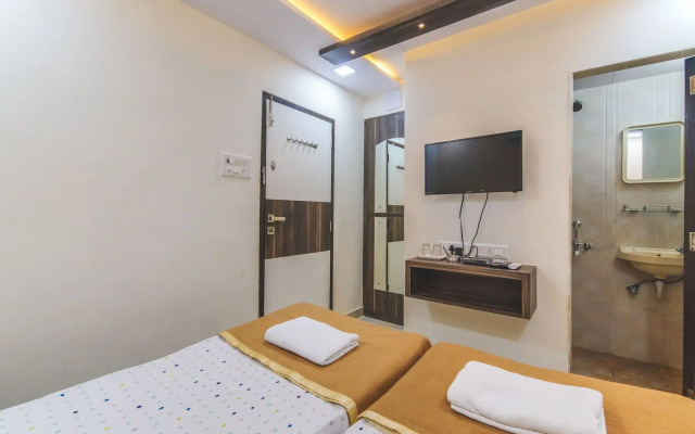 Hotel Nest In, Malad