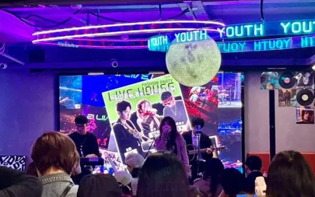 Lvxiaoer Youth Hotel (West Lake Hubin Ding'an Road Metro Station Branch) – People – Hangzhou
