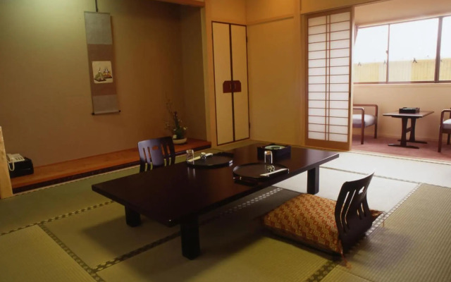 Hitomarukadan Ryokan