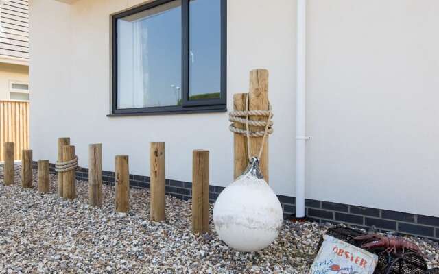 3BR Stylish Home Sea View Walk to East Wittering