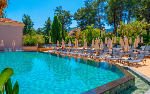 Hotel Pine Valley