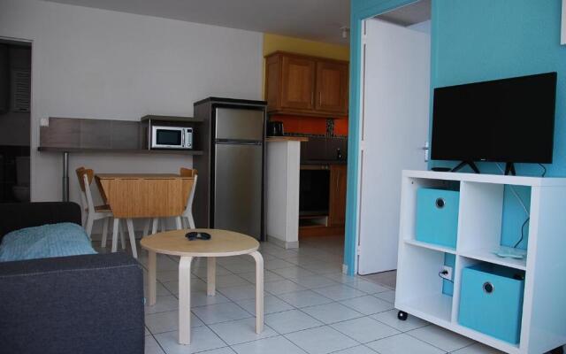 Tres Proche Granville Residence Midship