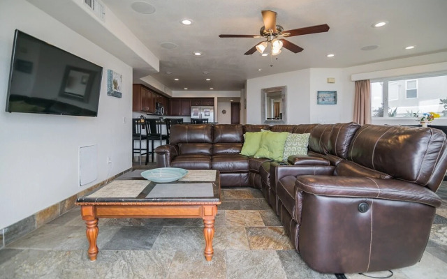 Ocean Front Walk Apartment #44783