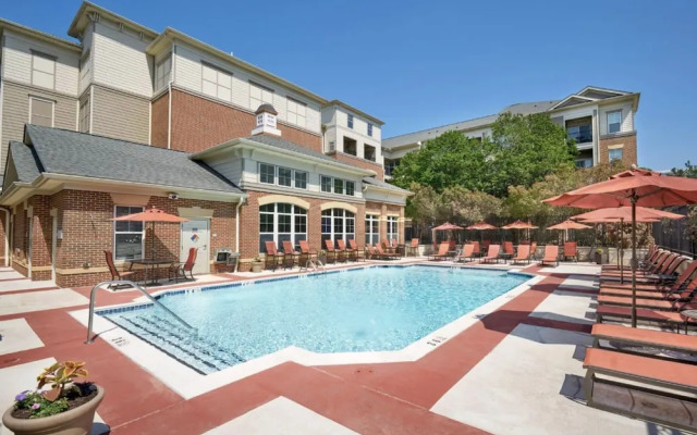 VA - Avalon - Apt 302