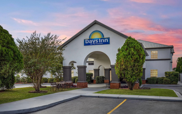 Days Inn by Wyndham Lincoln