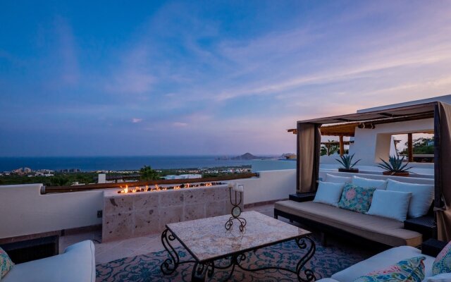 Expansive Views of Famous Cabo Arch: Villa Sirena