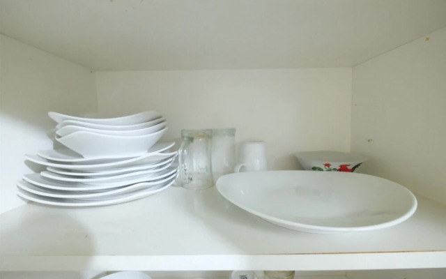 Cozy and Modern Studio at Nifarro Park Apartment