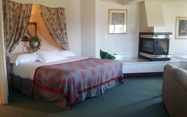 Tamarack Motor Inn