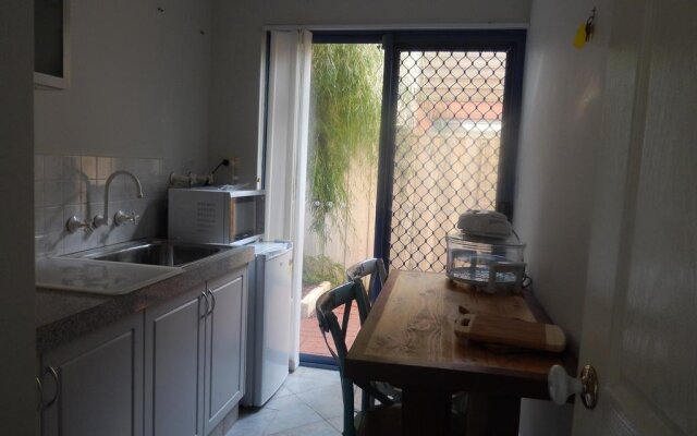 Corporate Self Contained Unit - Fraser Street